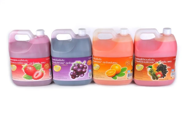 Fruit flavored concentrated drink 4,500 ml.